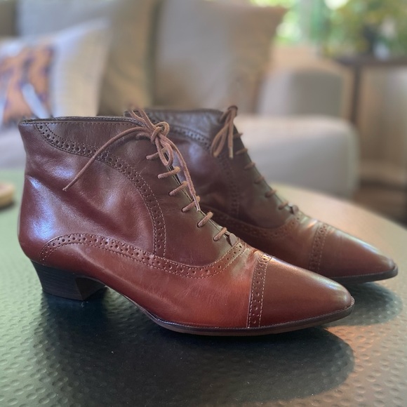 Amanda Smith Shoes - Cool vintage leather booties